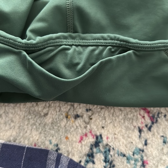 FABLETICS GREEN LEGGINGS - Picture 3 of 6